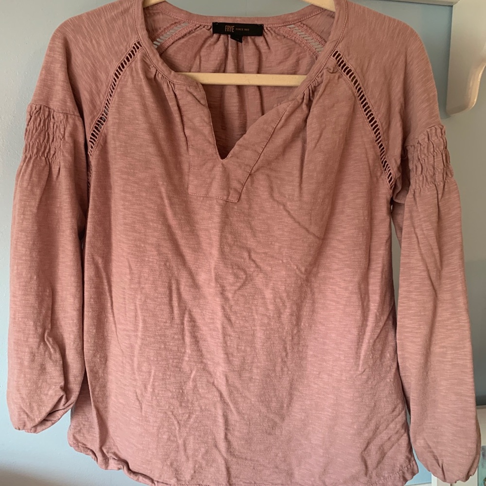 EUC Pretty Pink Classic Top great details so cute